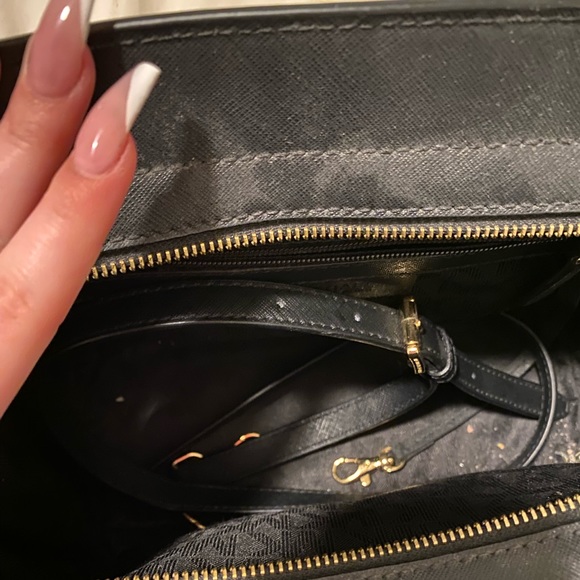 Michael Kors Selma Black Bag - Picture 4 of 5